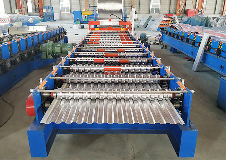 آلة تصنيع الألواح الفولاذية المطلية بالألوان من الحديد المجلفن